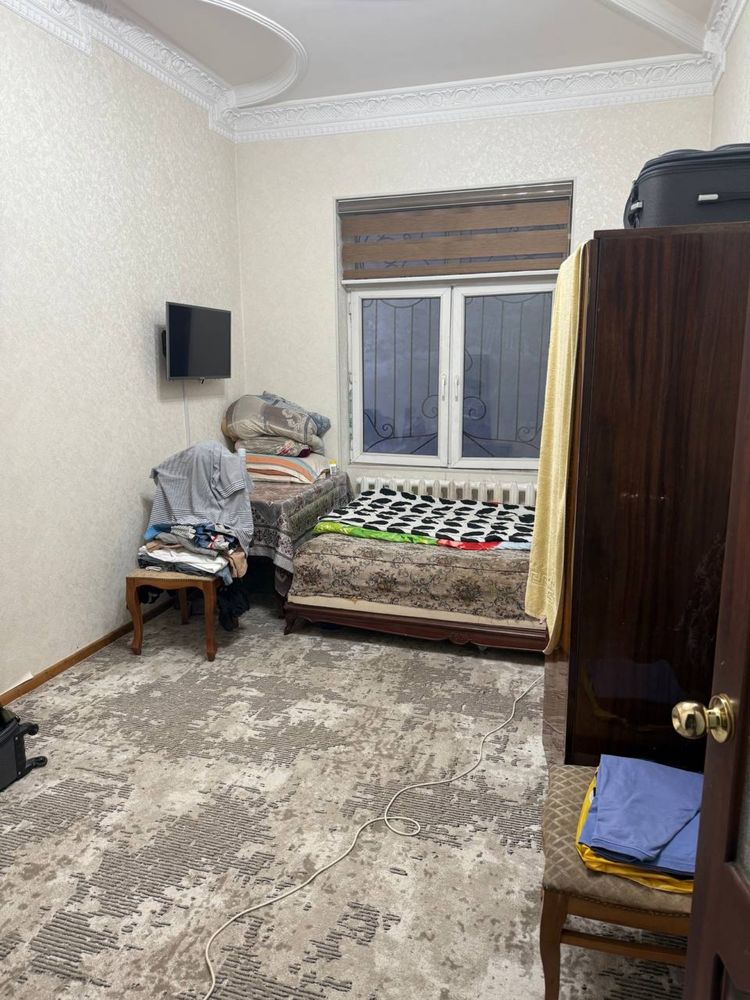 chimboy maxallada dom qurilgan 2 xonalik kvartira sotiladi
