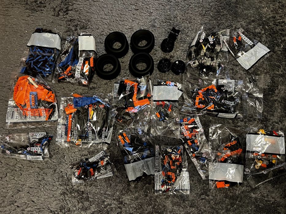 LEGO® Technic - Състезателна кола McLaren Formula 1 42141, 1432 части