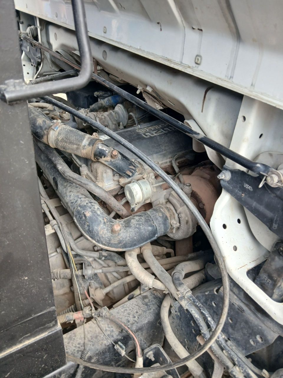 Isuzu sotiladi. 2010