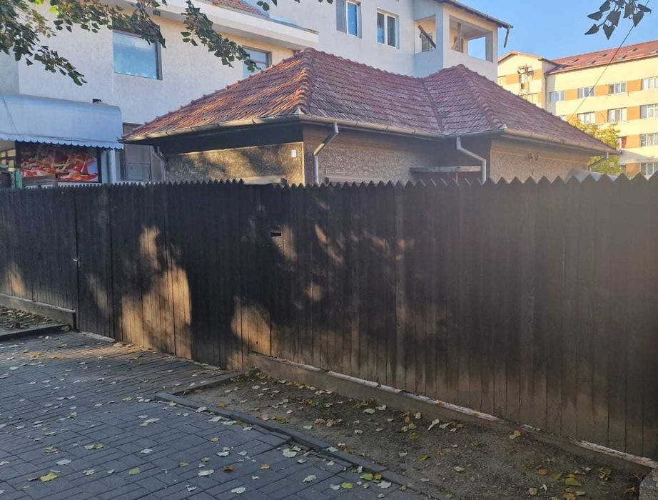 Teren si Casa de vanzare Rm. Valcea