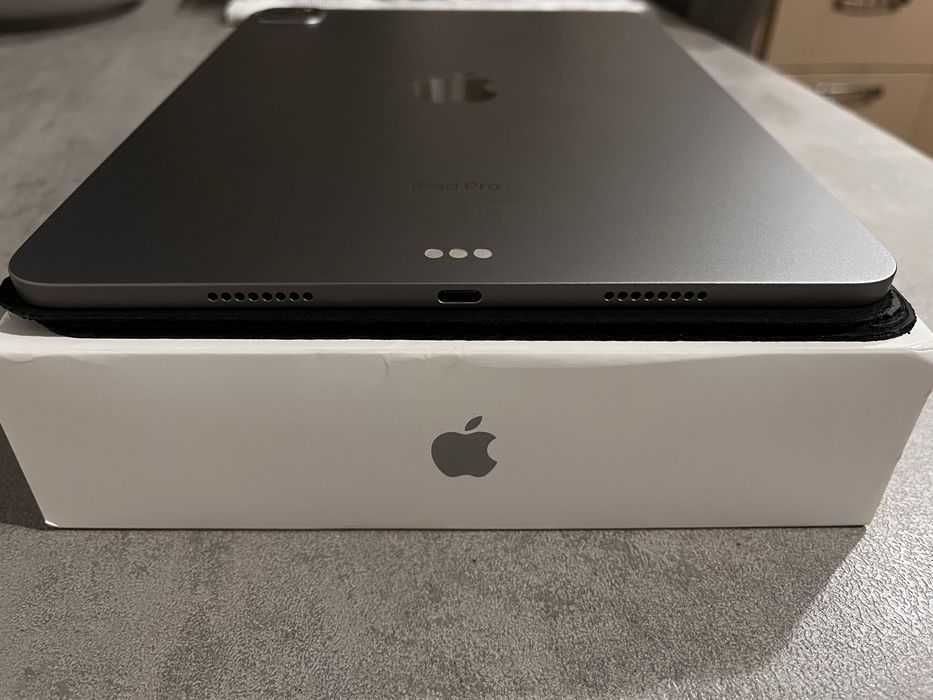 Apple Ipad Pro 11 inch, Generația 4, M2, 128GB, WiFi - IMPECABIL