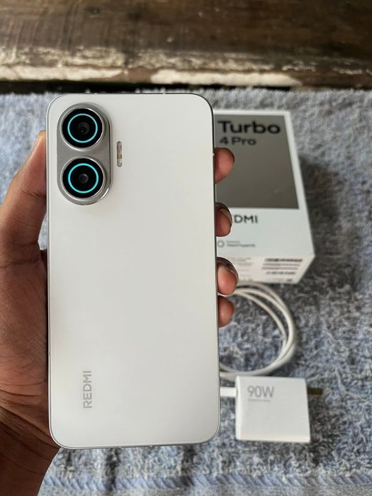 Redmi Tubo 4 Pro (POCO F7) 12/256gb Yangi