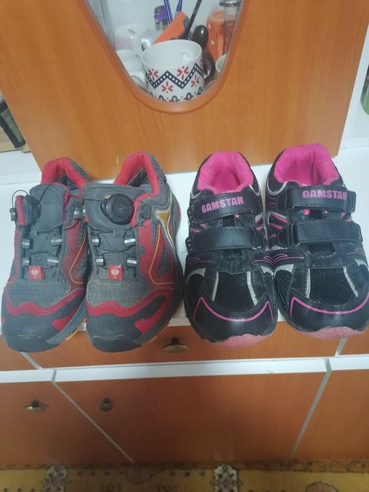 Adidași pentru copii (2 perechi) - (mărimea 32 - 33)