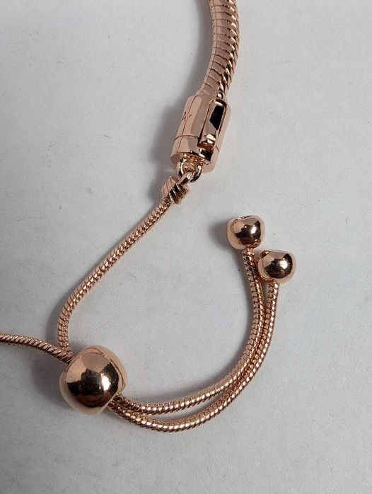 Гривна Пандора|Pandora