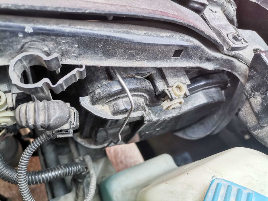 Vând faruri  golf 4