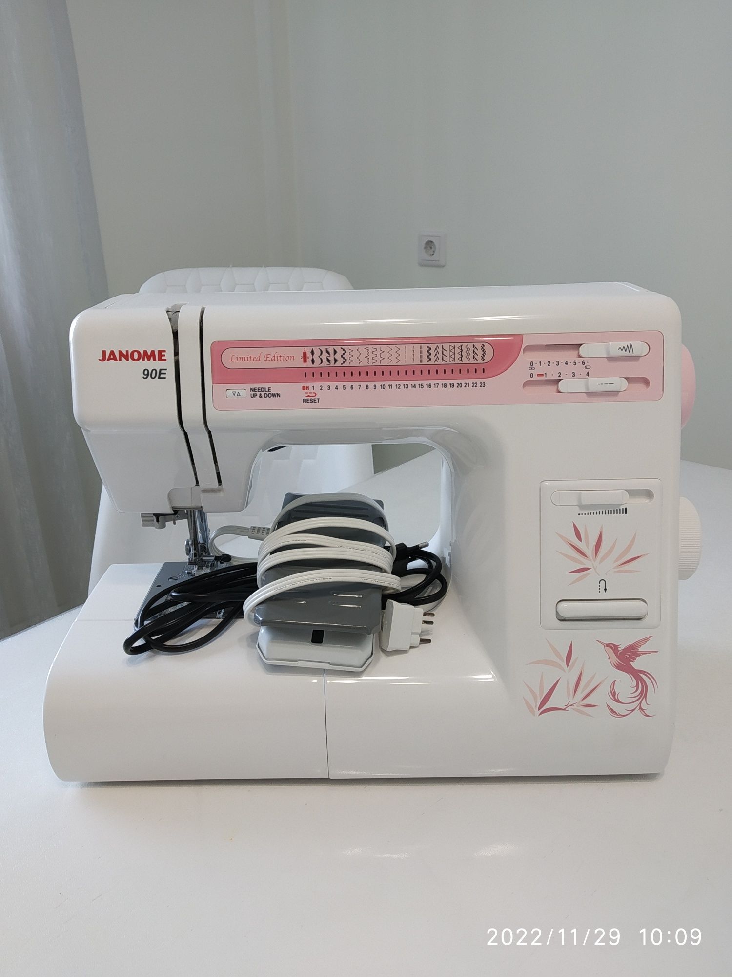 Швейная машинка Janome 90E