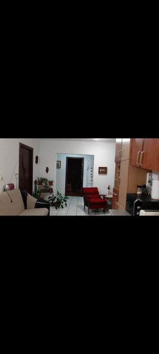 Închiriez apartament 3 camere zona piata Bistrița