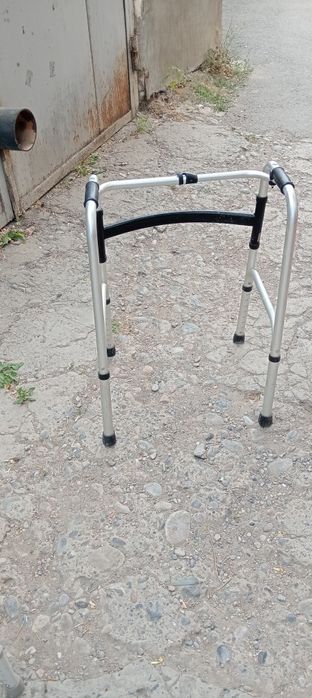 Ходунки б/у состояние хорошее