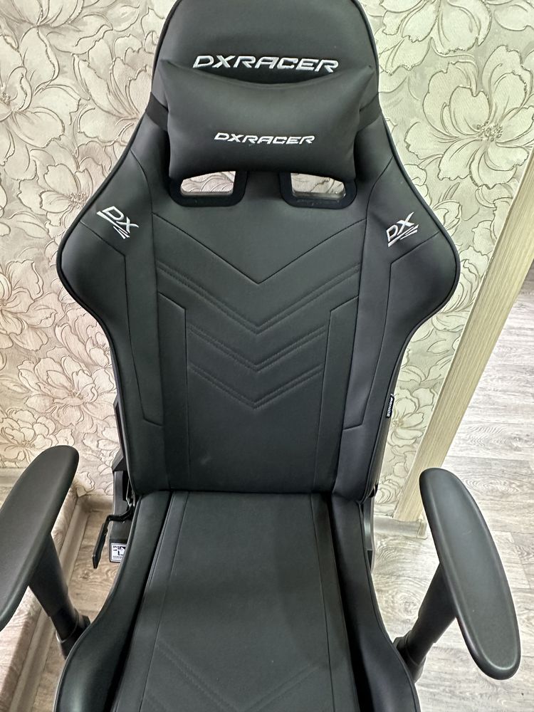 Продам игрвое кресло DXRacer