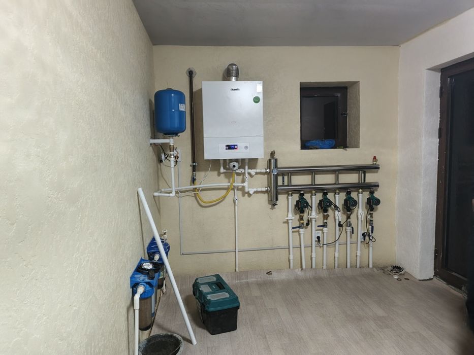 Сантехник ( отопление) Монтаж газового котла ( двухконтурный и однокон