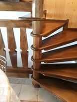 scari din lemn masiv