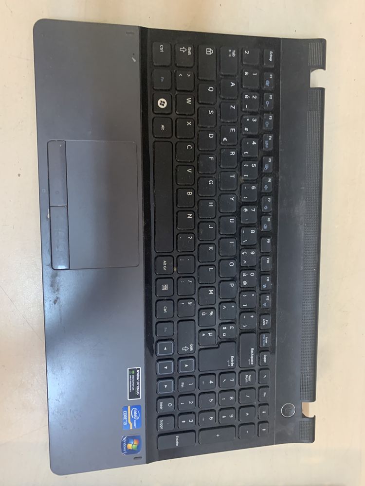 Bottom case/palmrest cu tastatura/capac si buton pornire samsung np300