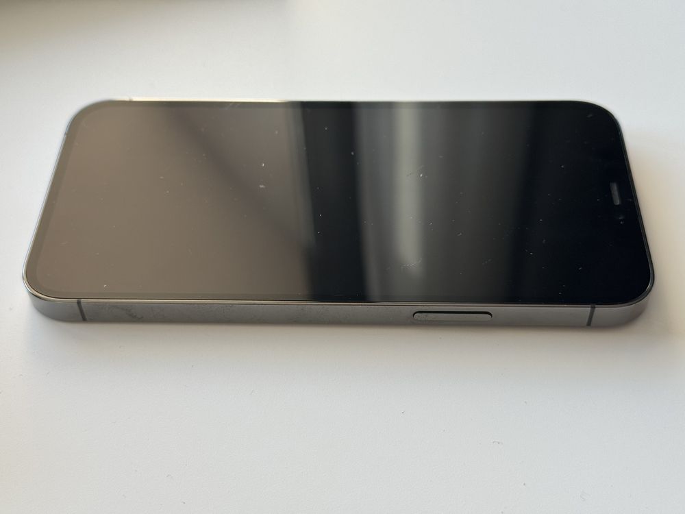 iPhone 12 Pro Graphite 128GB + оригинален кабел и кутия