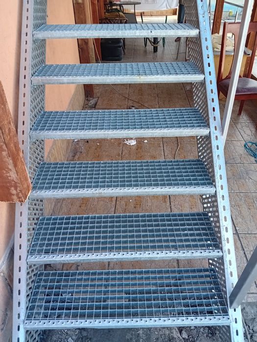 Scara metalica zincata de incendiu 6m