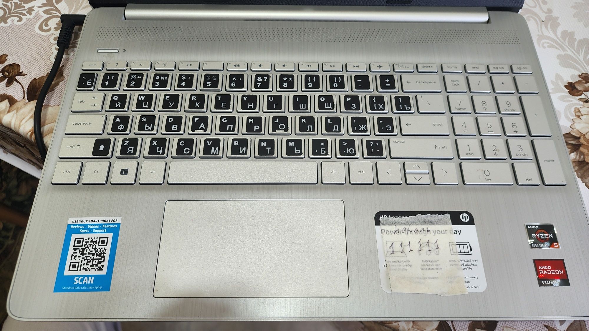 HP noutbuk, model 15-ef2127wm