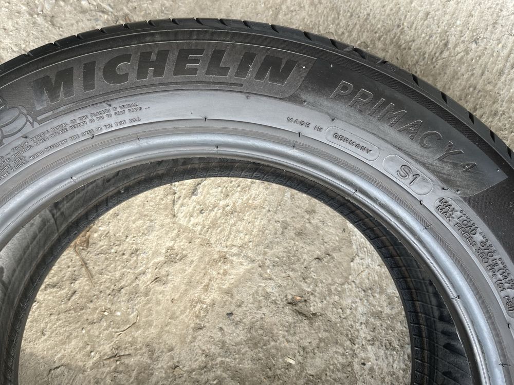 215/55R17 Michelin Primacy 4