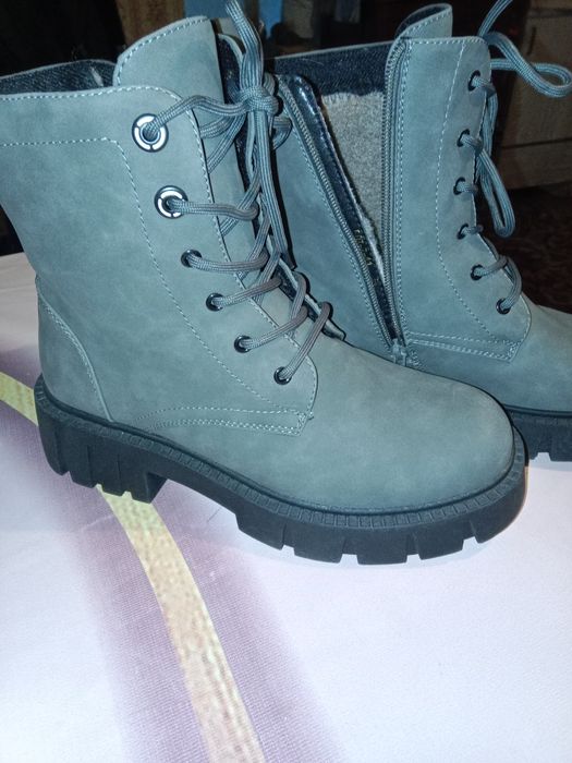 Продам срочно зимние сапоги