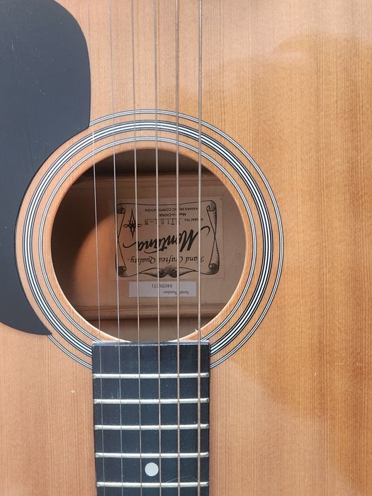 Chitara acustica Montana