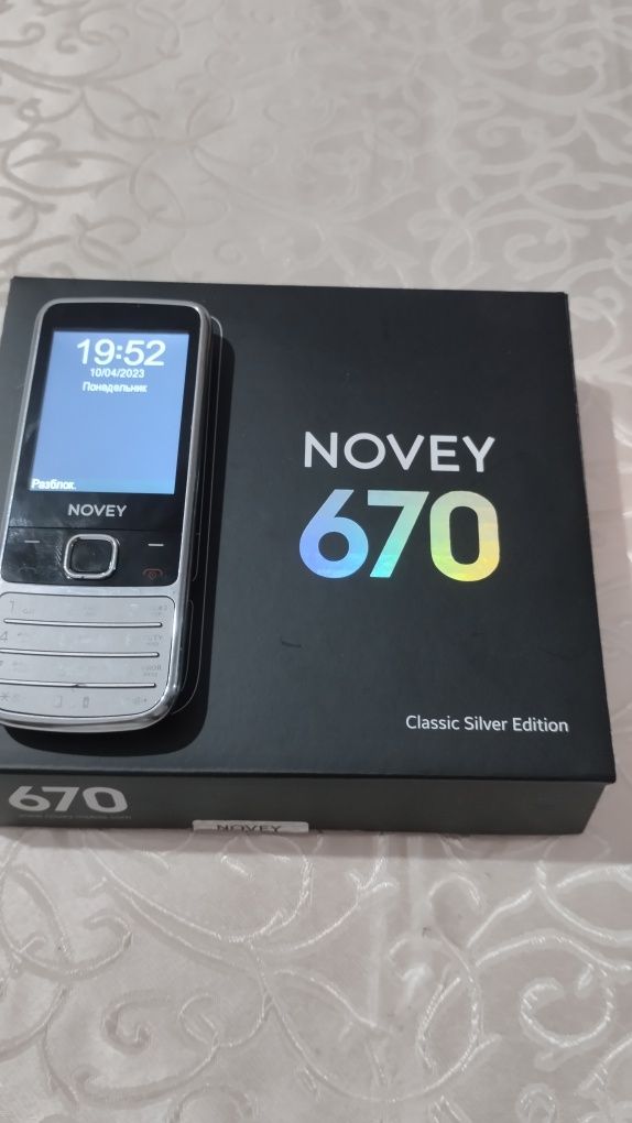 NOVEY 670 telfon