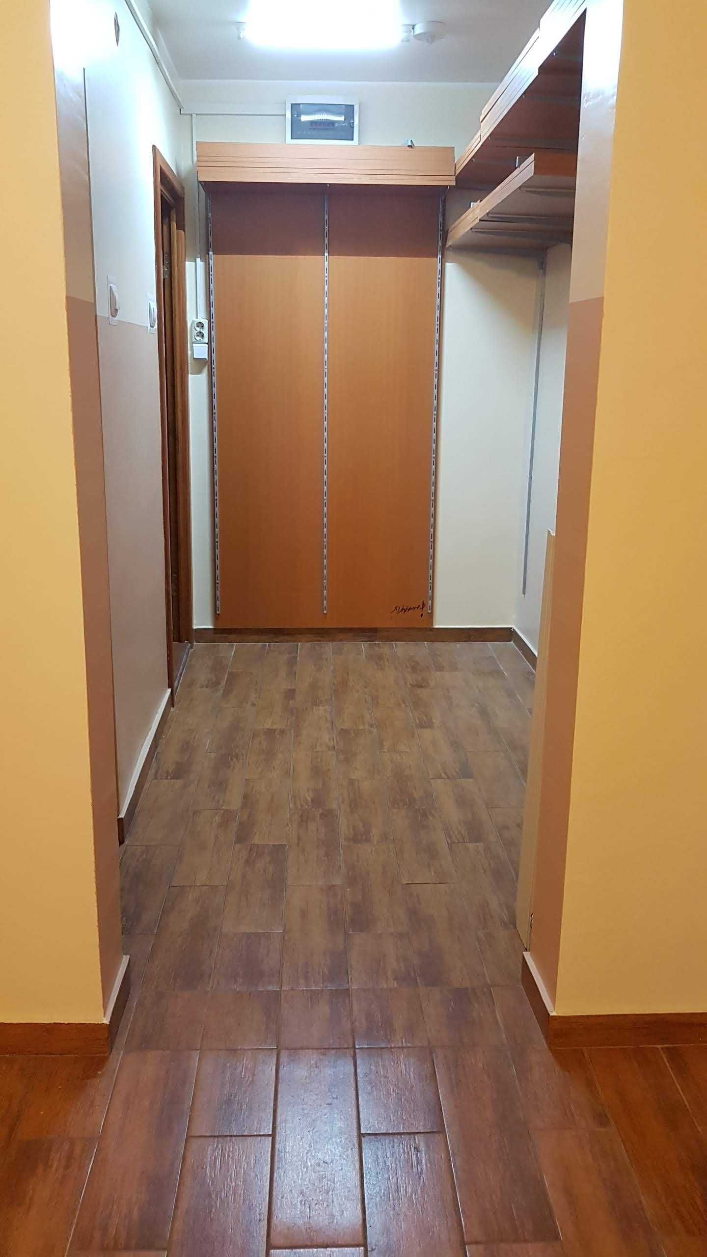 Inchiriez birou/ spatiu comercial Saturn