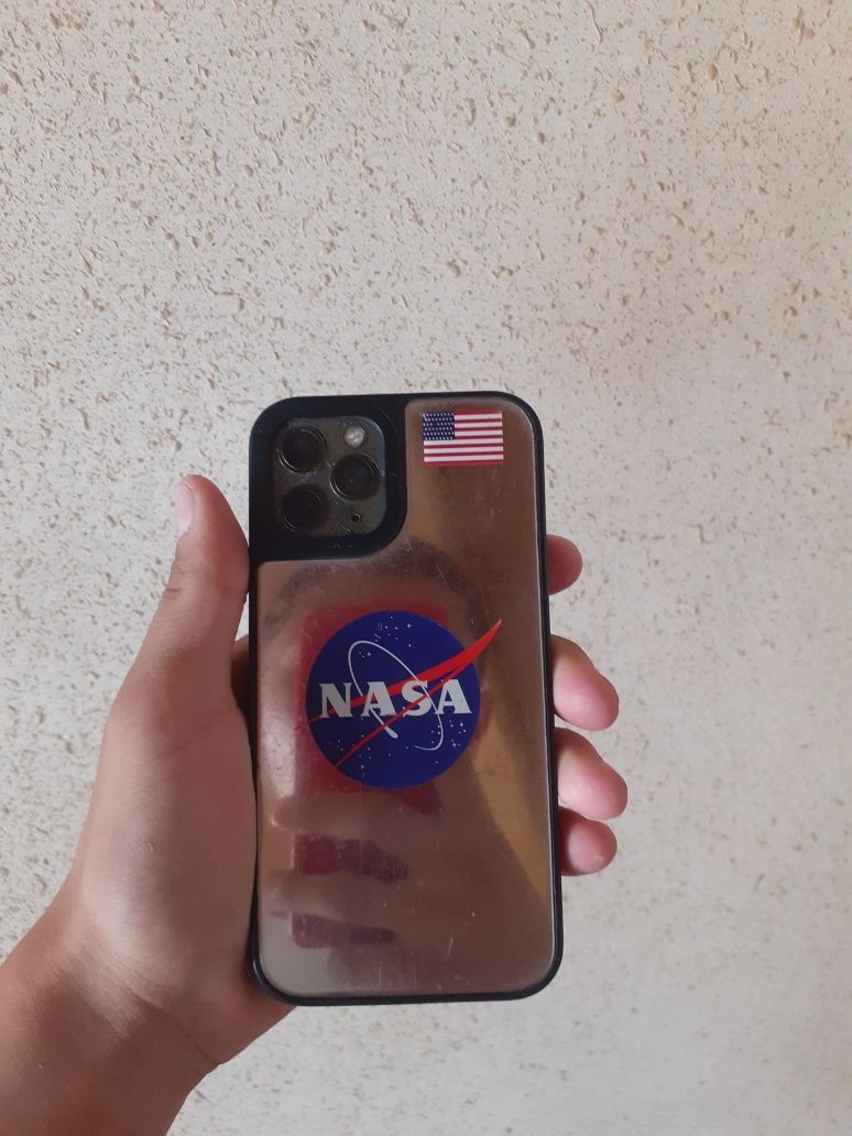 Iphone 11 pro telefoni sotiladi
