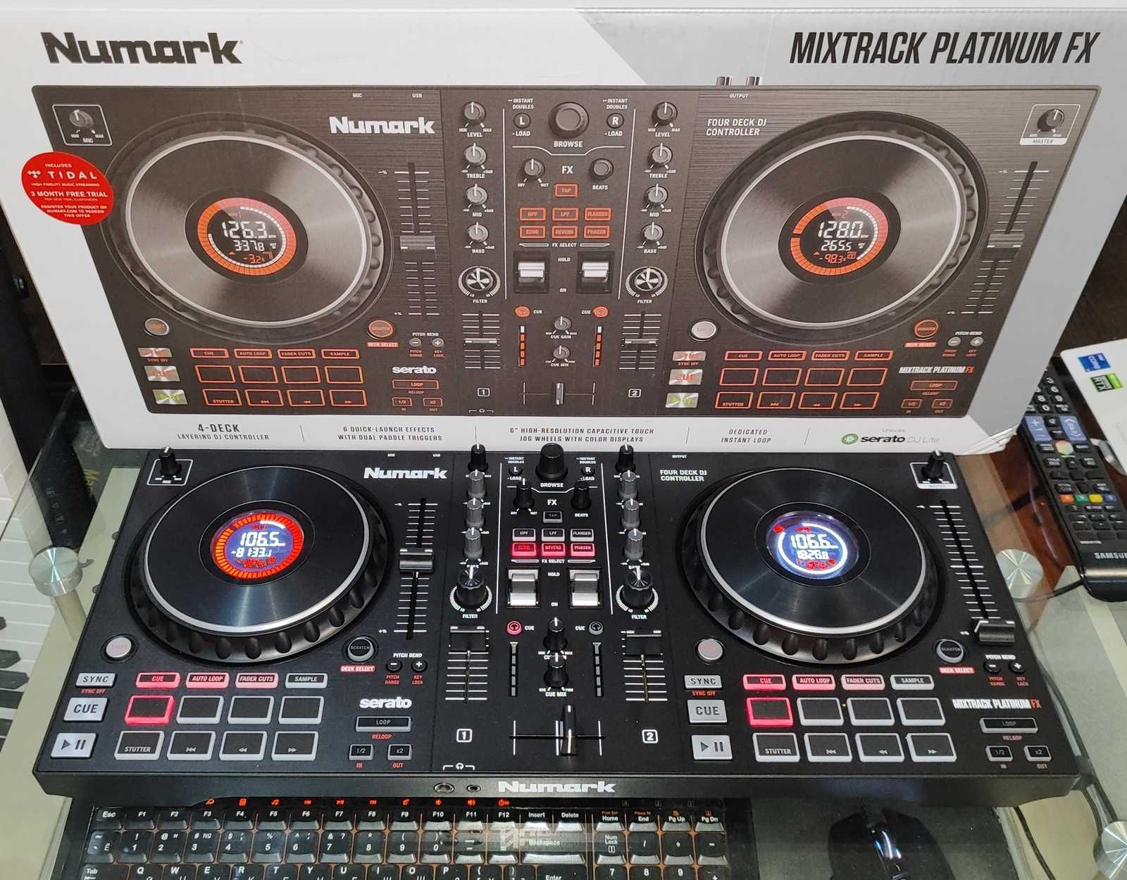 DJ контроллер Numark Mixtrack Platinum FX