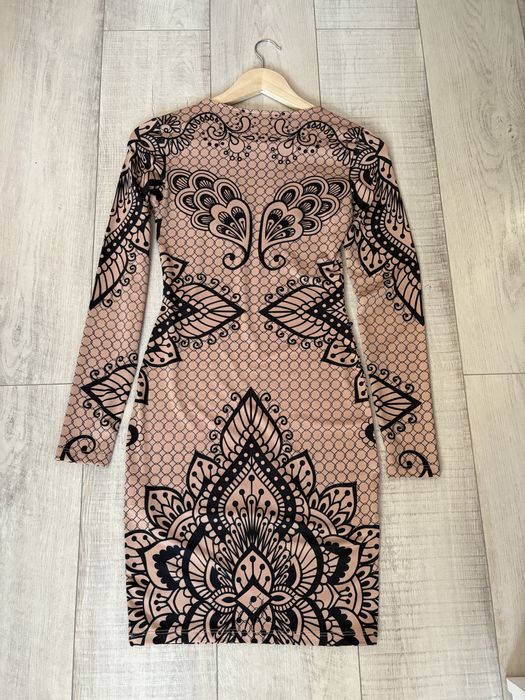 Дамска рокля с камъни