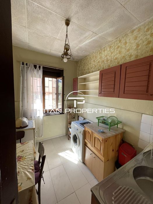 Дава се под наем Едностаен апартамент в Бургас, Център - 30 кв.м за 306 € - Снимка #2