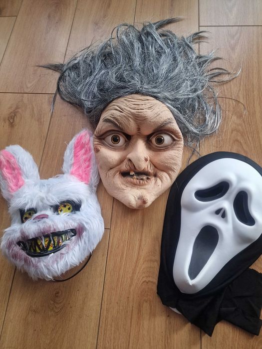 Продавам карнавални маски