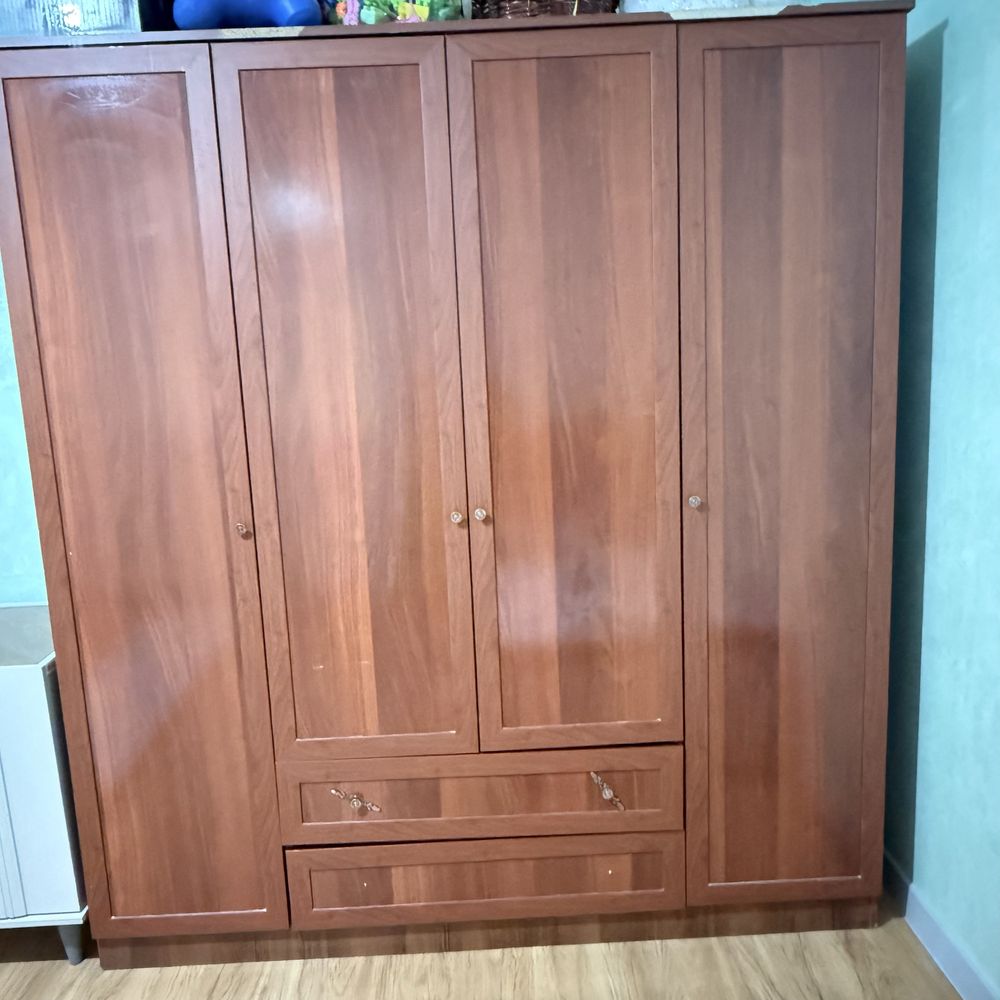 Продам шкаф пятидверный