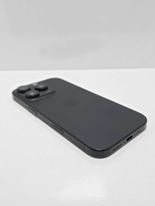 iPhone 16 Pro 128GB Titanium Black