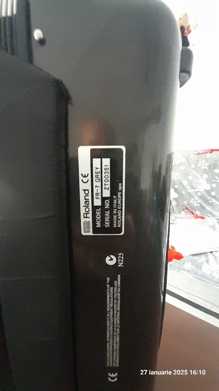 Acordeon Roland FR7