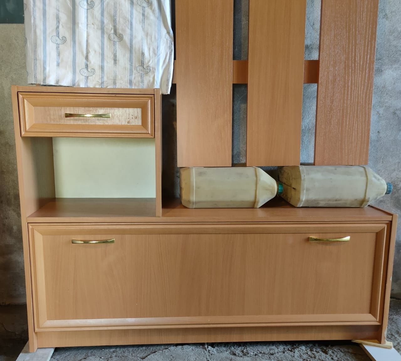 Продам прихожую.