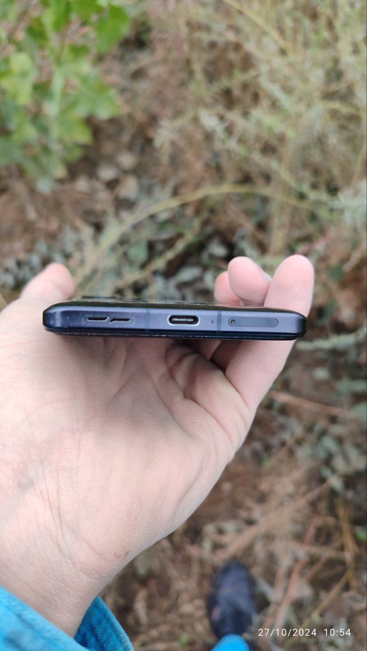 Redmi k40 gaming 12. 256GB.