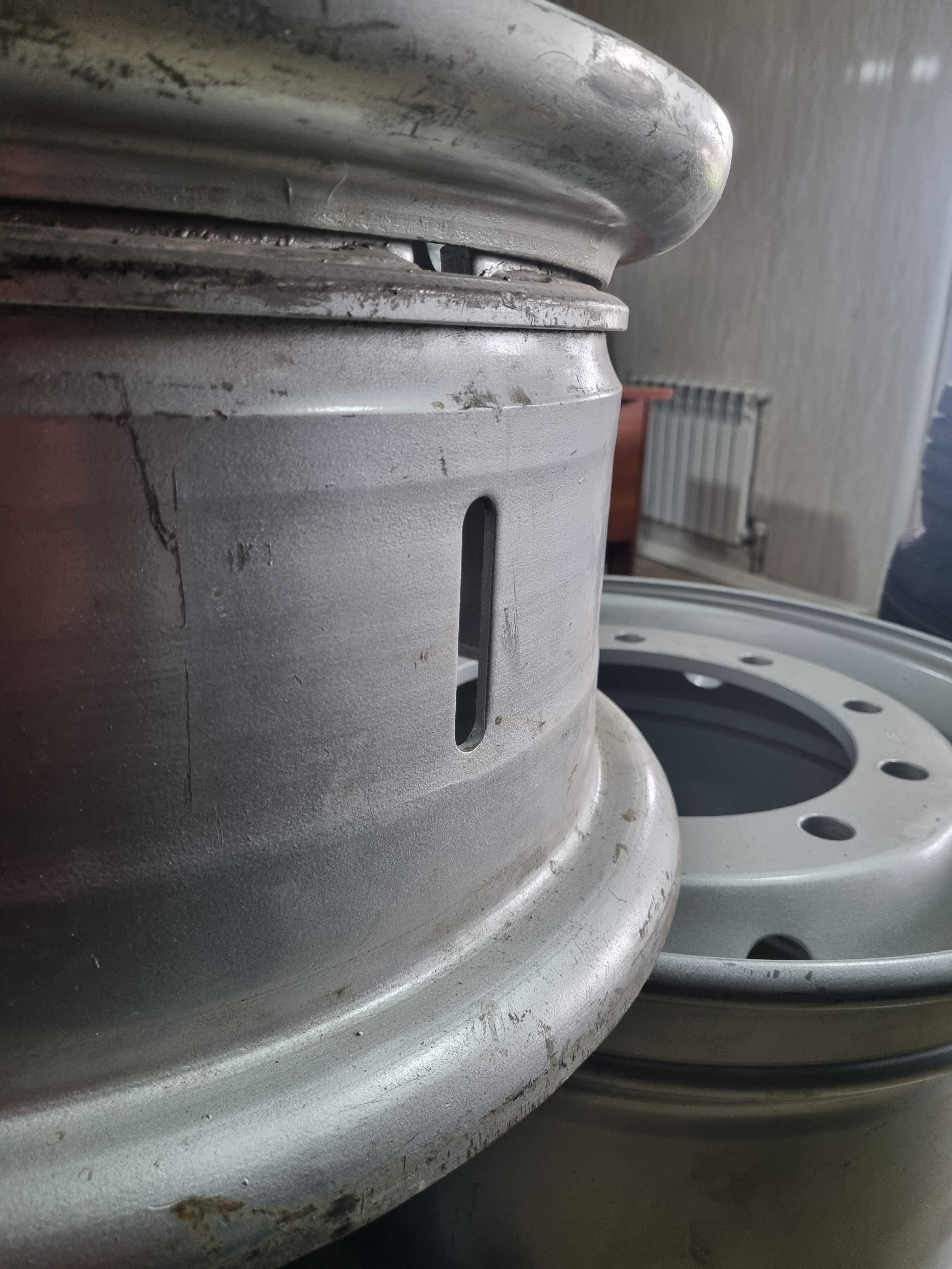 Грузовой диск 7.50-20 на R20 шины