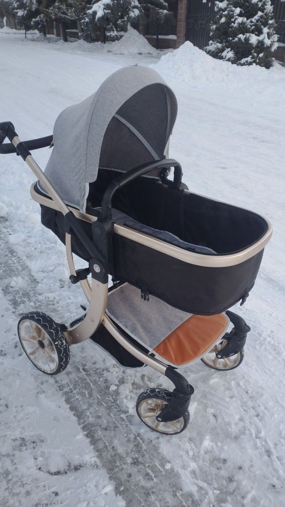 Зимняя коляска в отличном состоянии