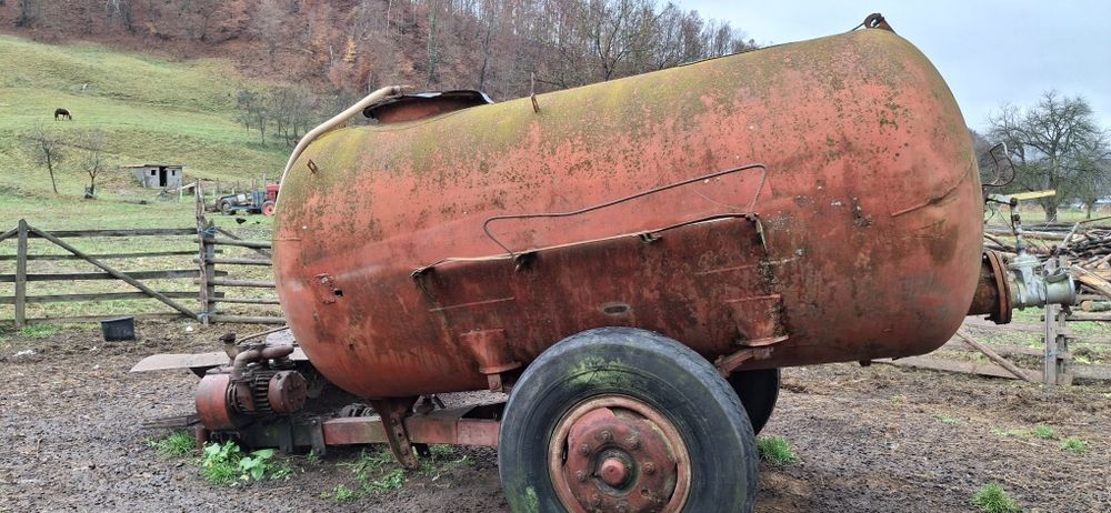 Vând sau dezmembrez cisternă