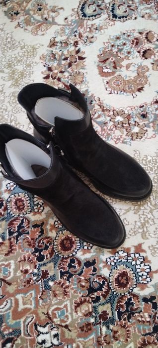 Турецкий кожаный сапог сотилади.