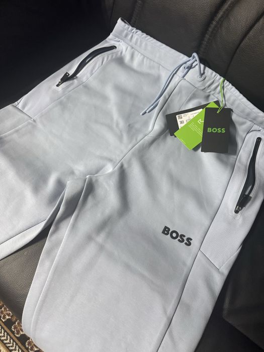 Pantaloni Boss marimea L