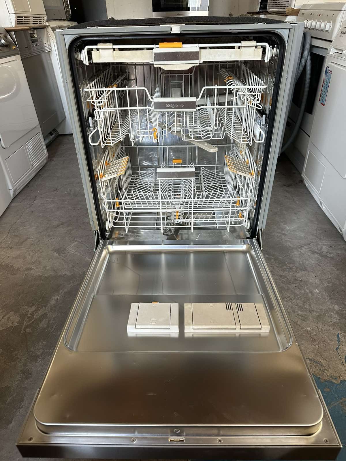Съдомиялна+ гаранция. MIELE за вграждане. Безплатна доставка за София.