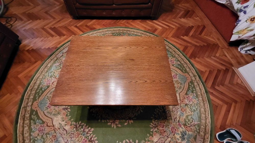 masuta de cafea din stejar ,eleganta si solida