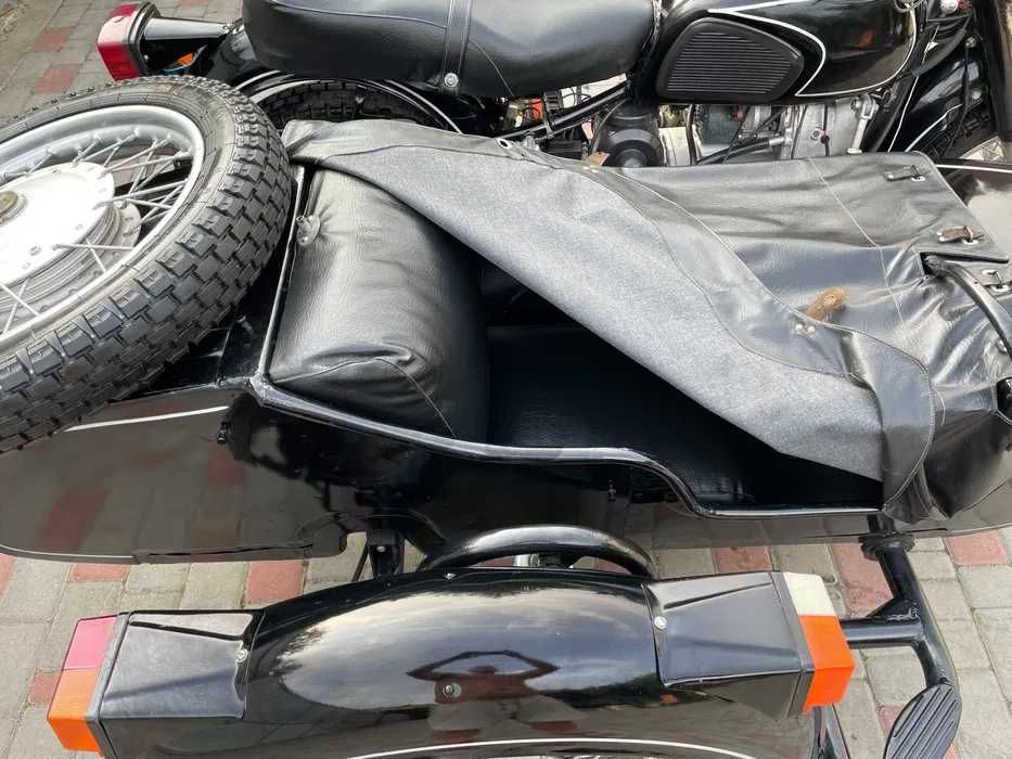 Motocicleta cu Ataș Dnepr MT