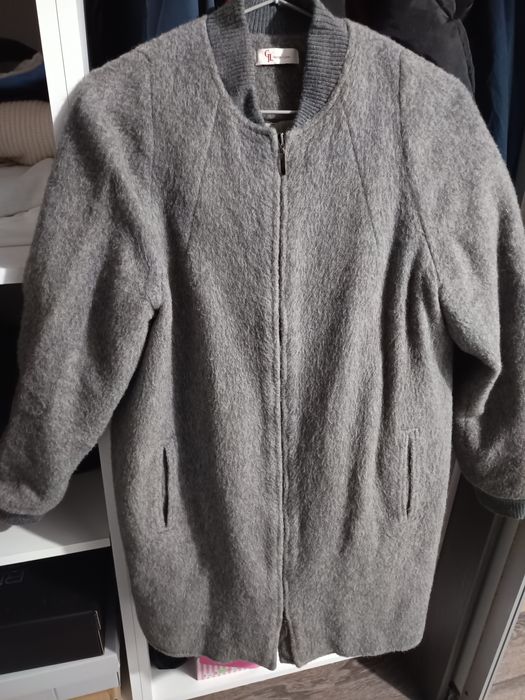 Palton de lana , mărimea 42