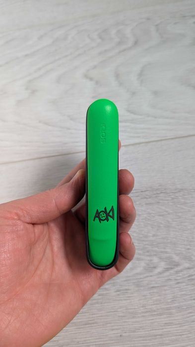 IQOS Iluma - Steve Aoki - 10 Years Edition + BONUS 3 Usite
