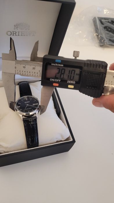 Ceas de mana ORIENT damă 28mm negru  Model FSZ3N004B0