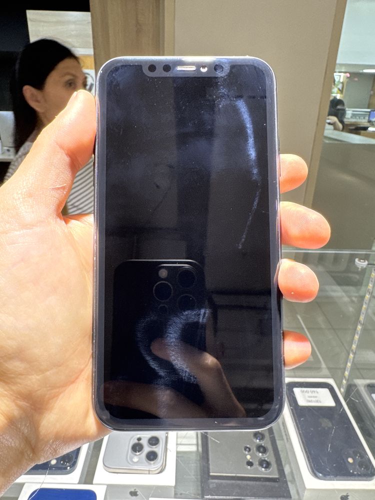 Срочно продается iphone 11(64)