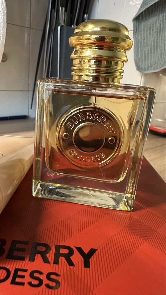 Комплект Burberry Goddes парфюм + лосион