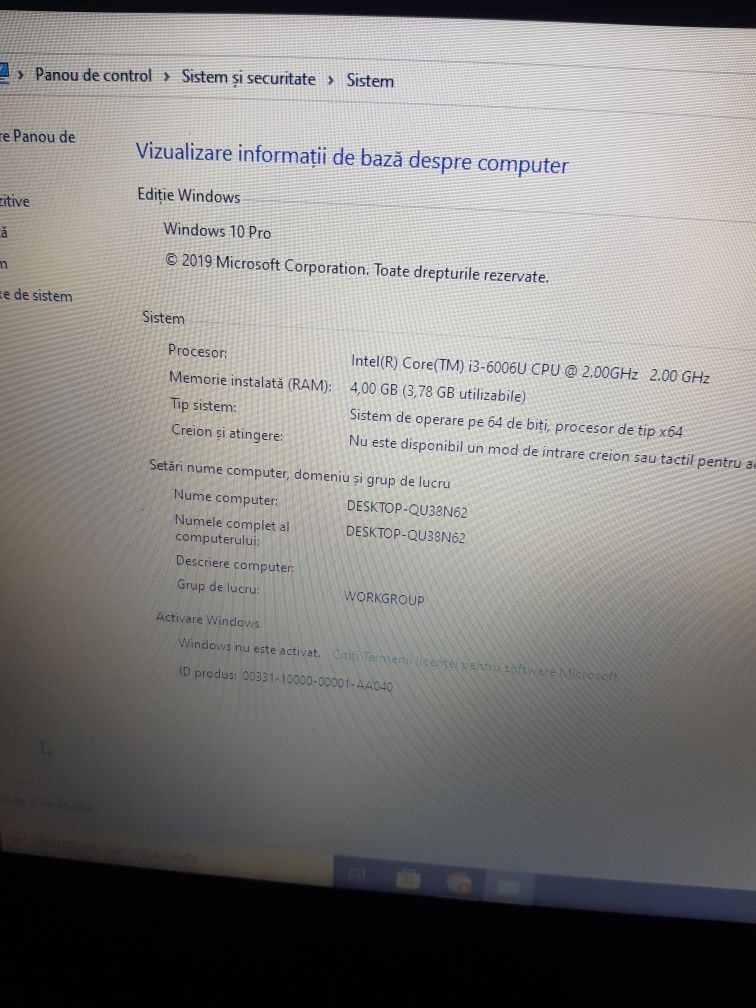 Laptop Dell.cumparat de câteva luni.