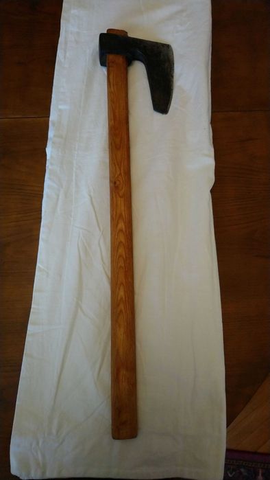 Стара малка брадва.