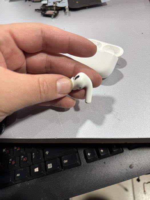 Vand casti airpods pro 1